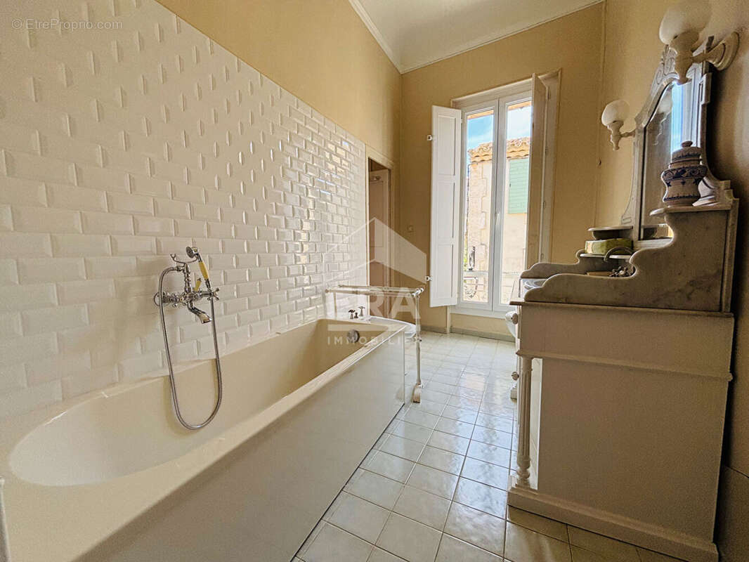 Maison 214m² à saint-mitre-les-remparts - photo 15