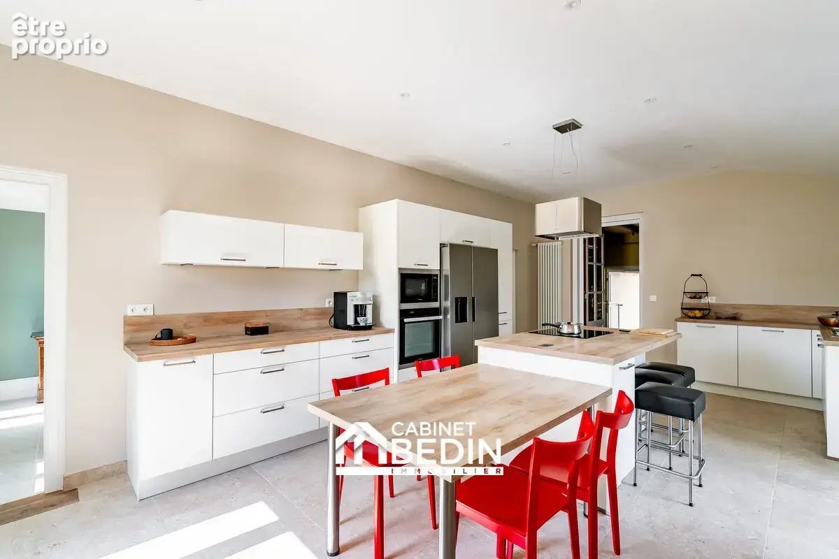 Maison 9 pièces 303 m² à vendre à Bourg (33710) - photo 7