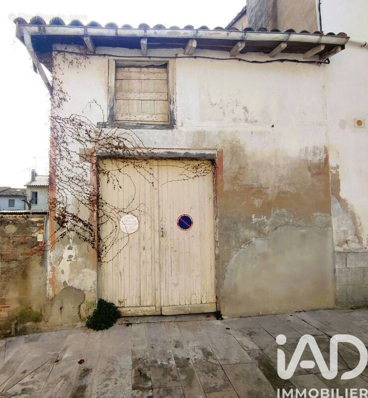 Photo 1 - Parking à NEGREPELISSE