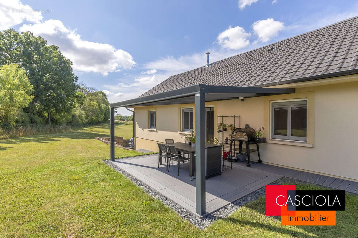 Maison 216 m² à Courcelles-Chaussy  - photo 7