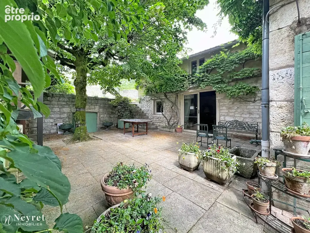 Maison à LUCENAY