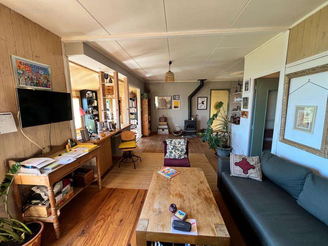 Maison à SAINT-PIERRE-SAINT-JEAN