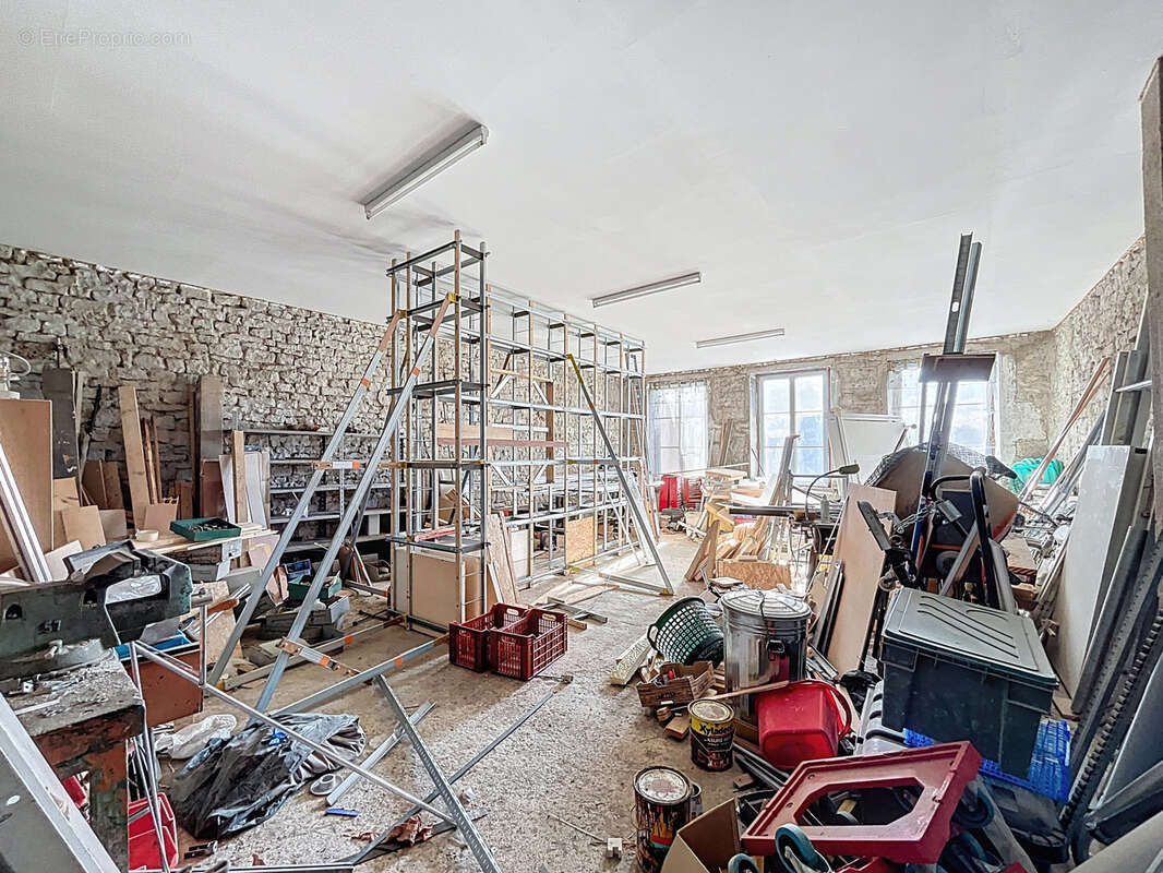 Maison à MENIL-LA-HORGNE