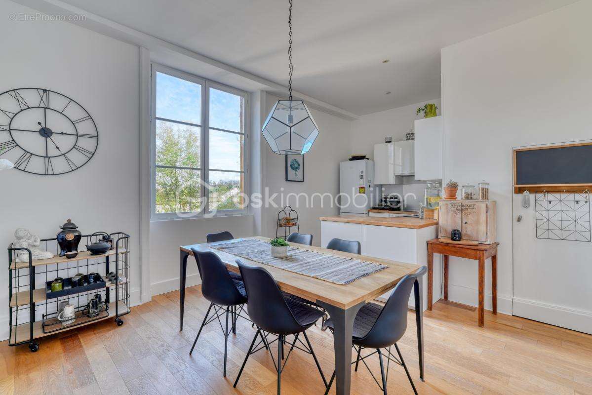 Appartement à CHARLY