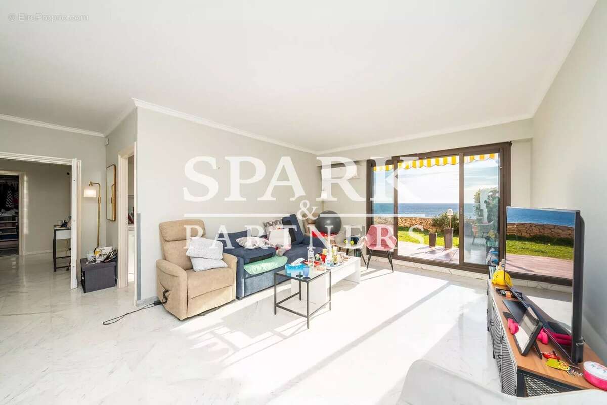 Appartement à ROQUEBRUNE-CAP-MARTIN
