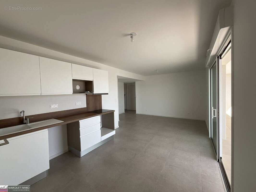 Appartement à SAUVIAN