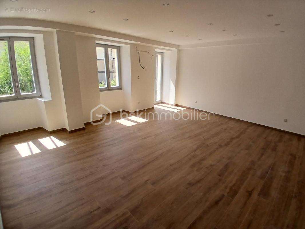 Proximite centre ville,  tres bel appartement t3 neuf avec terrasse, le long du doubs! - photo 5