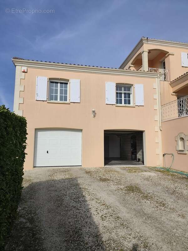 Maison à RUELLE-SUR-TOUVRE