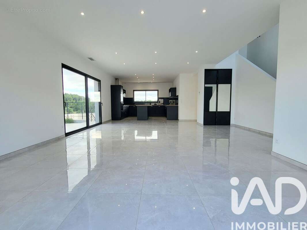 Maison 145 m² à Narbonne  - photo 3