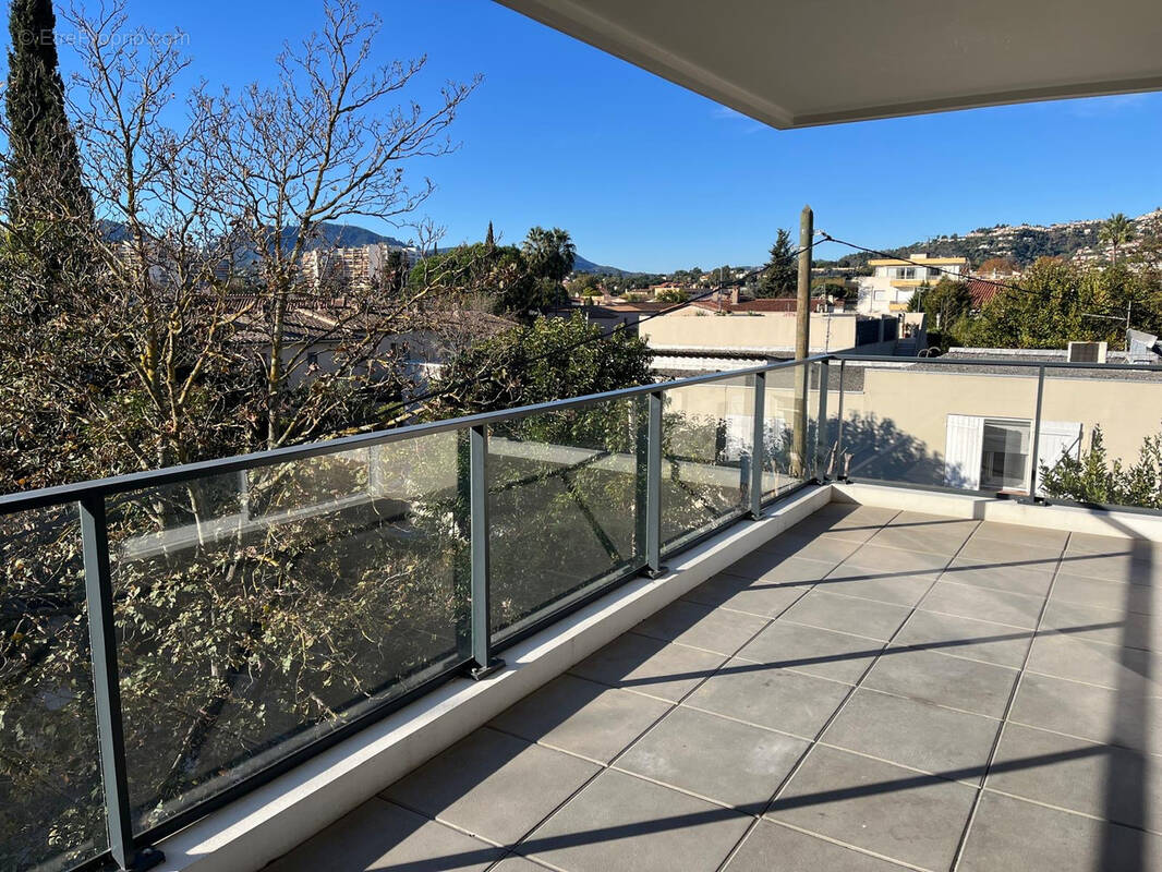 Appartement à MANDELIEU-LA-NAPOULE