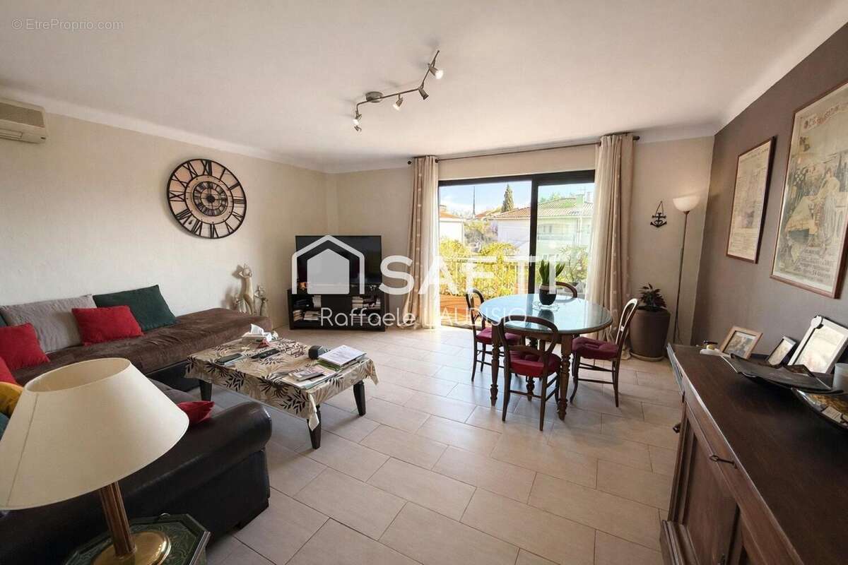 Photo 2 - Appartement à FREJUS