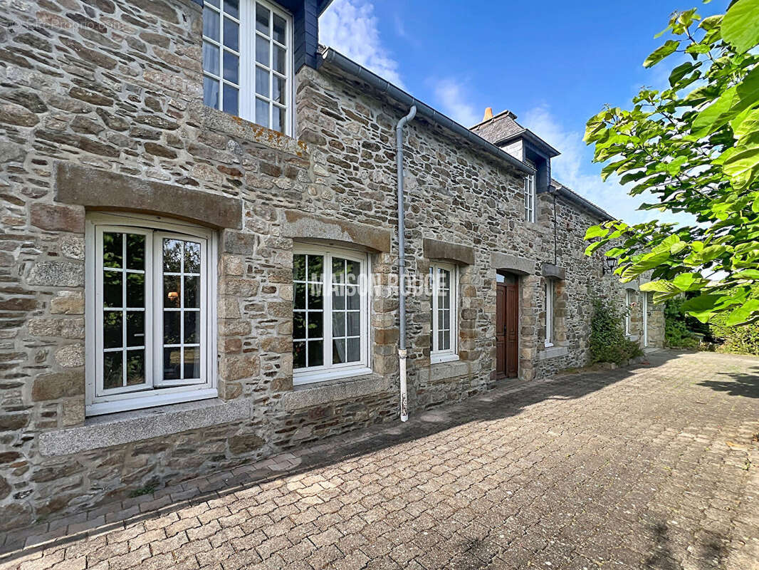 Maison en pierre, vie de plain-pied, dépendance aménageable, garage et grand terrain, proche mer - photo 15