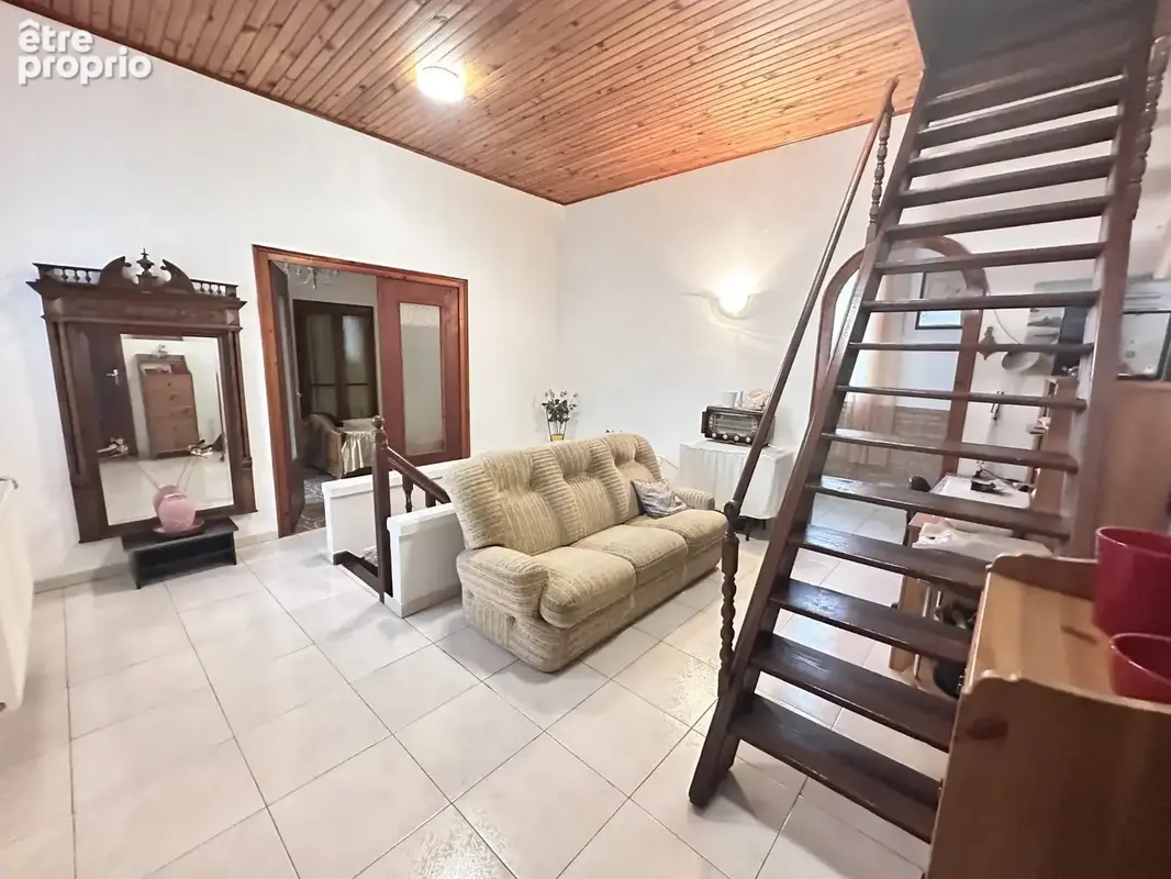 Maison 8 pièces 230 m² à vendre à Rive-De-Gier (42800) - photo 4