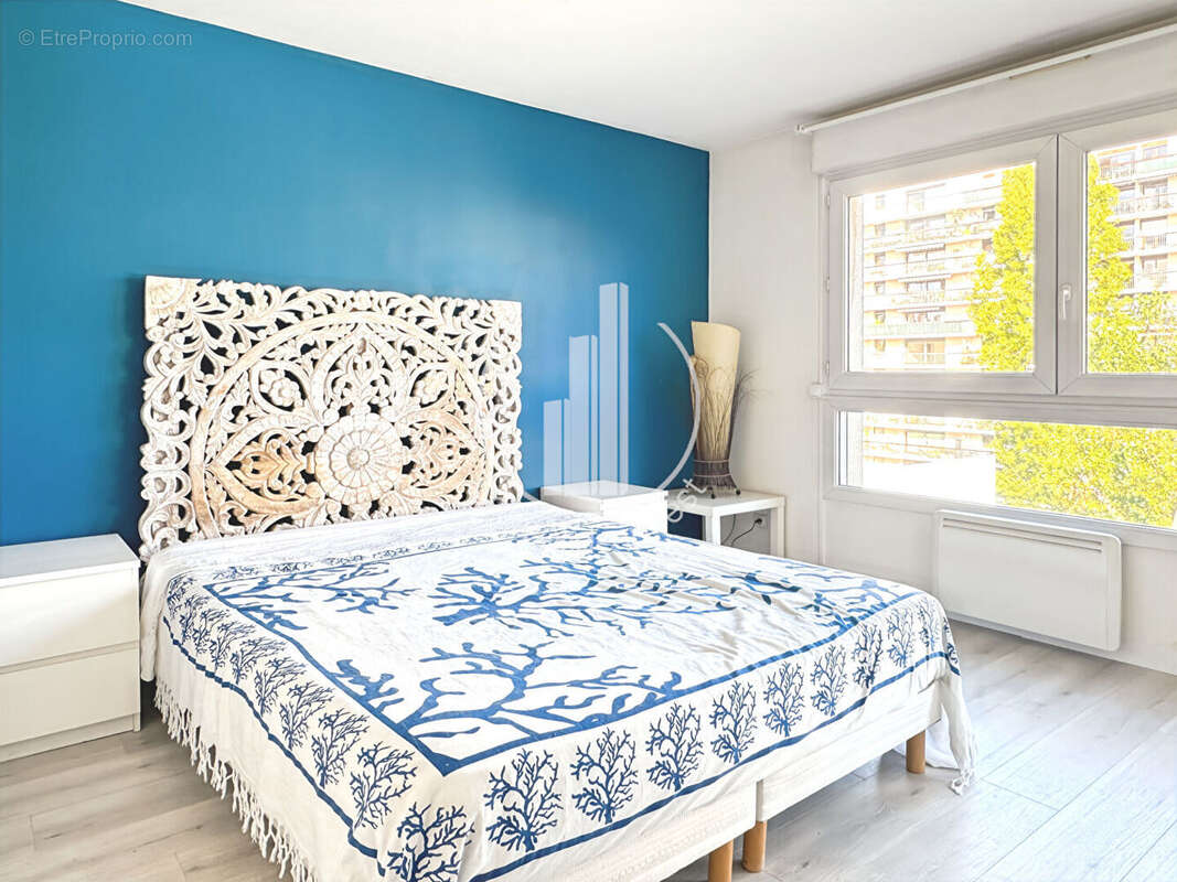 Appartement à COURBEVOIE