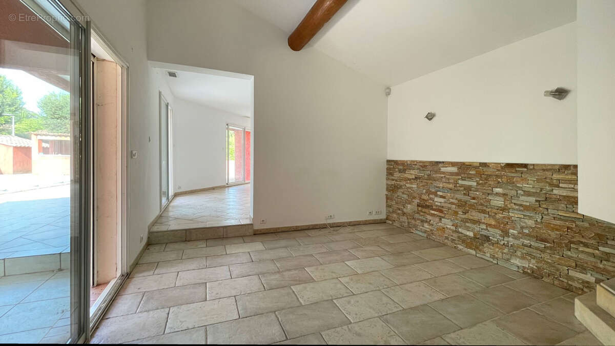 A 10 minutes d'Uzès, villa de plain-pied avec jardin, piscine et pool-house - photo 17