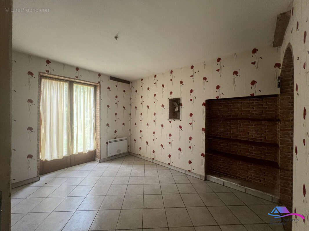 SALLE A MANGER - Maison à CHATEAUMEILLANT