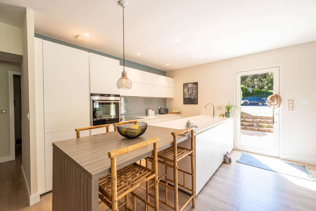 Appartement à LA COLLE-SUR-LOUP