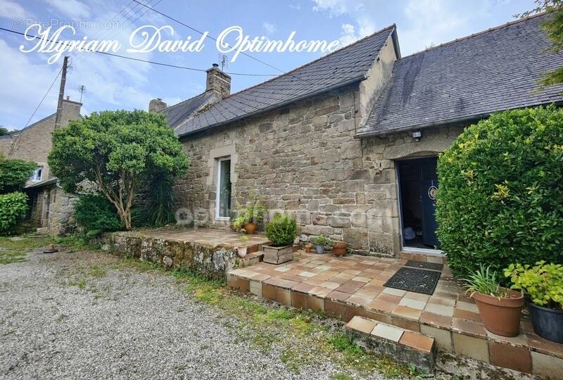 Maison à GLOMEL