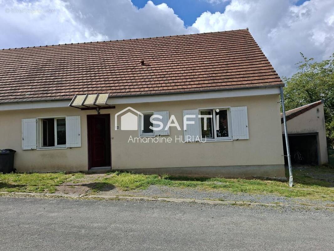 Photo 1 - Maison à BELLENAVES
