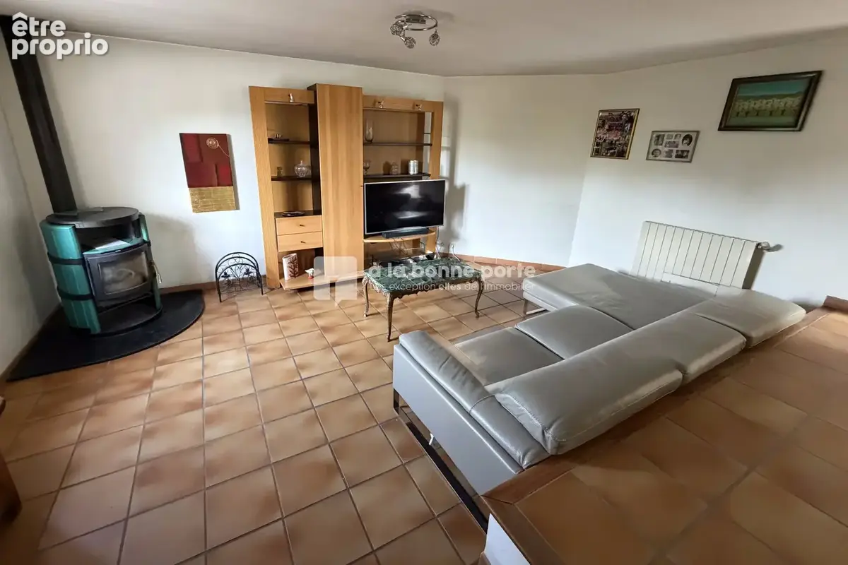 Maison 204 m² à Saint-Zacharie  - photo 6