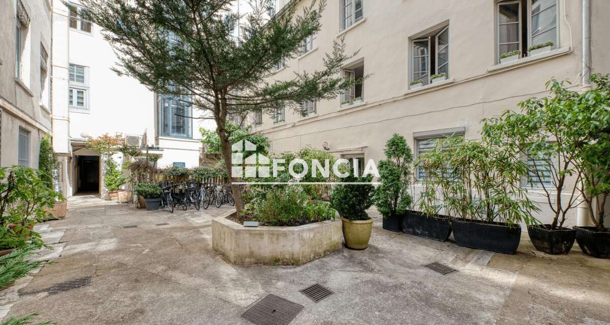 T1 lumineux secteur Foch - 38 m² - photo 10