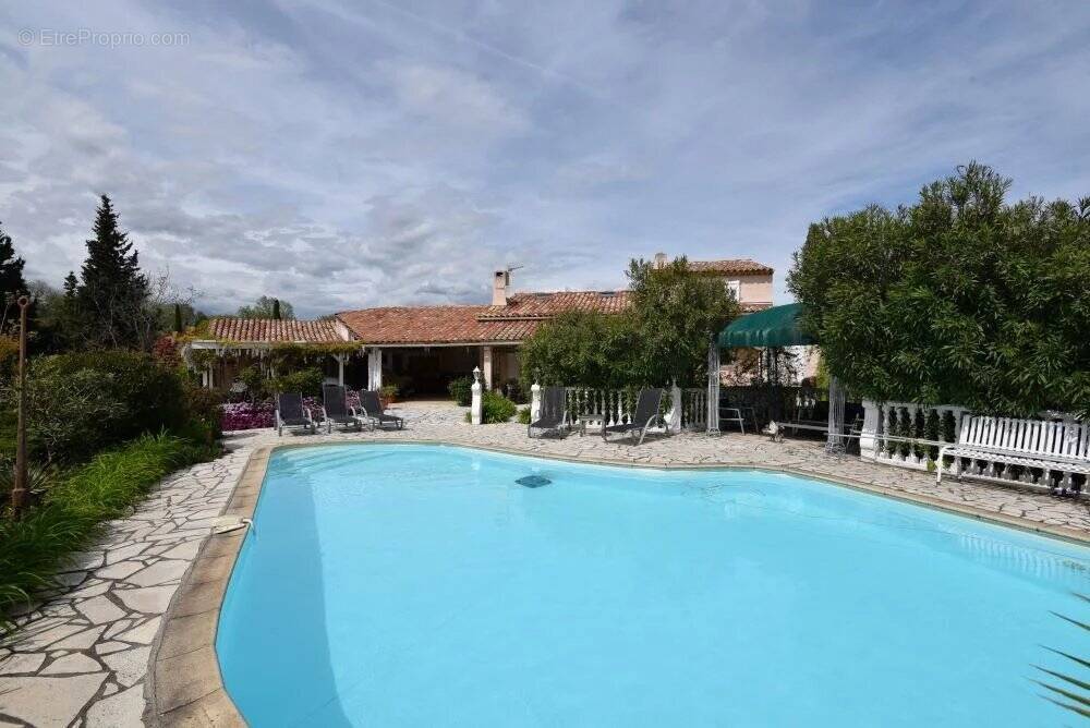 Maison à MONTAUROUX