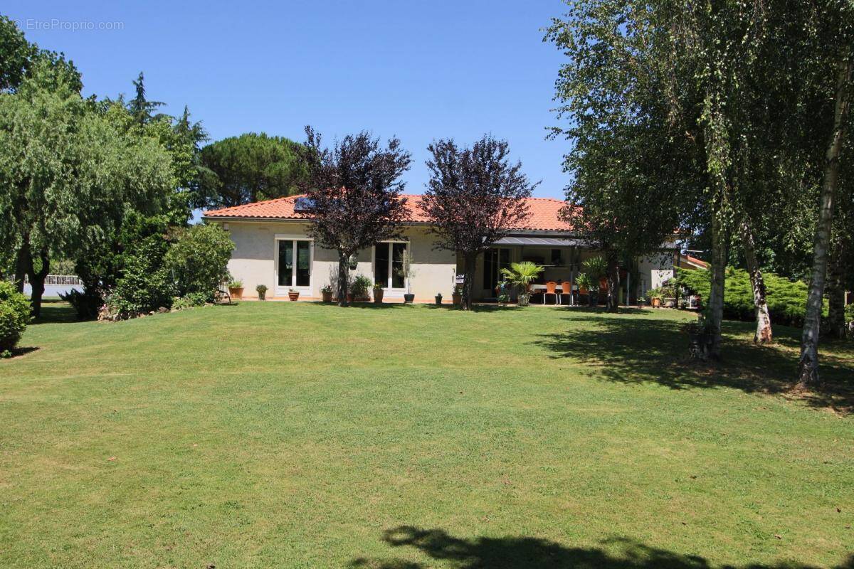 Maison à ESTANCARBON