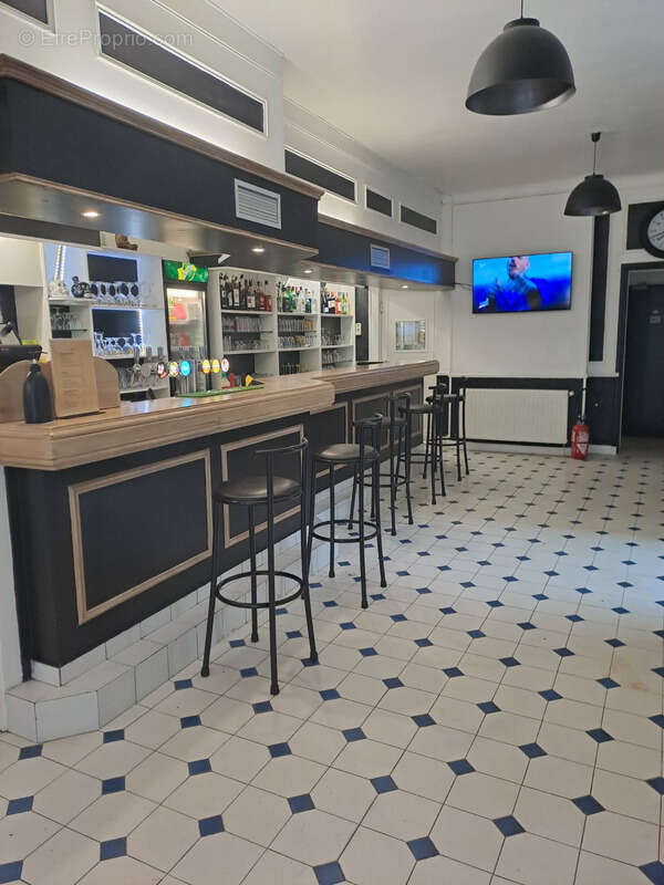 Commerce à MARGUESTAU