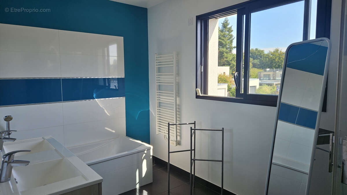 Maison à SAINT-ERBLON