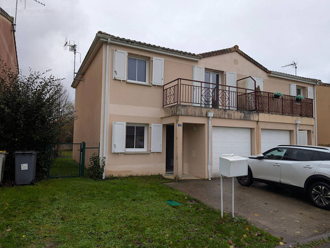 Maison à FONTAINE-LE-COMTE