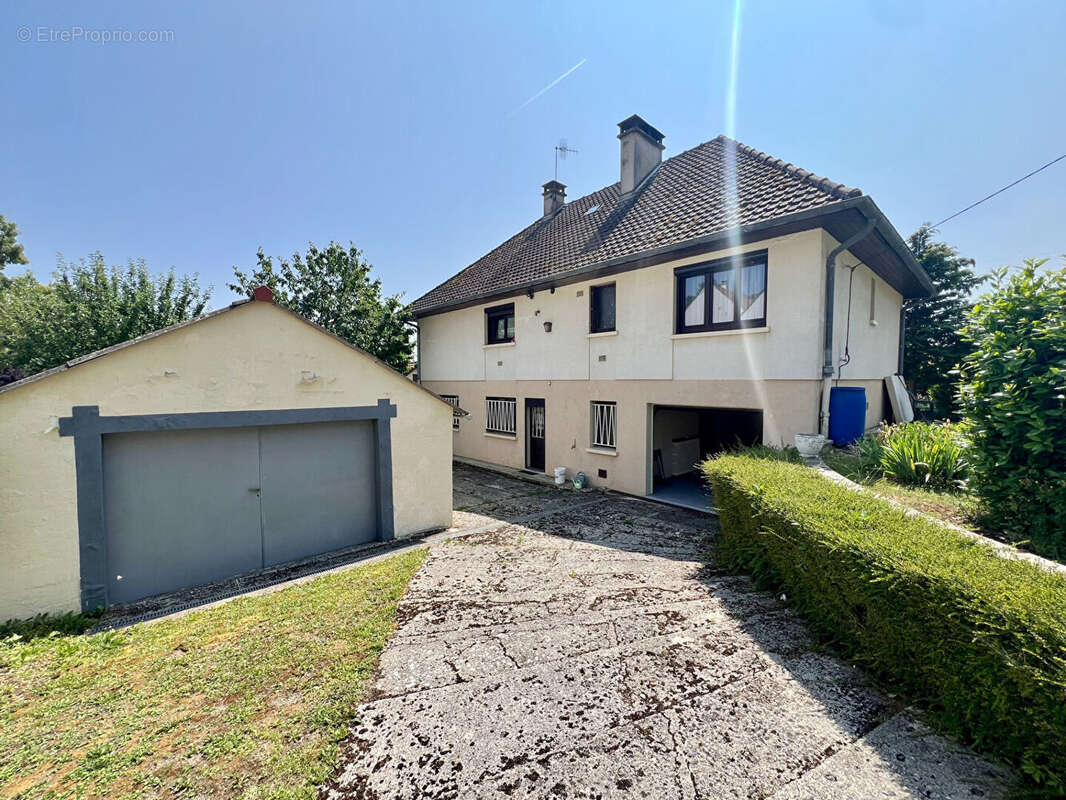 Maison à VAILLY-SUR-AISNE