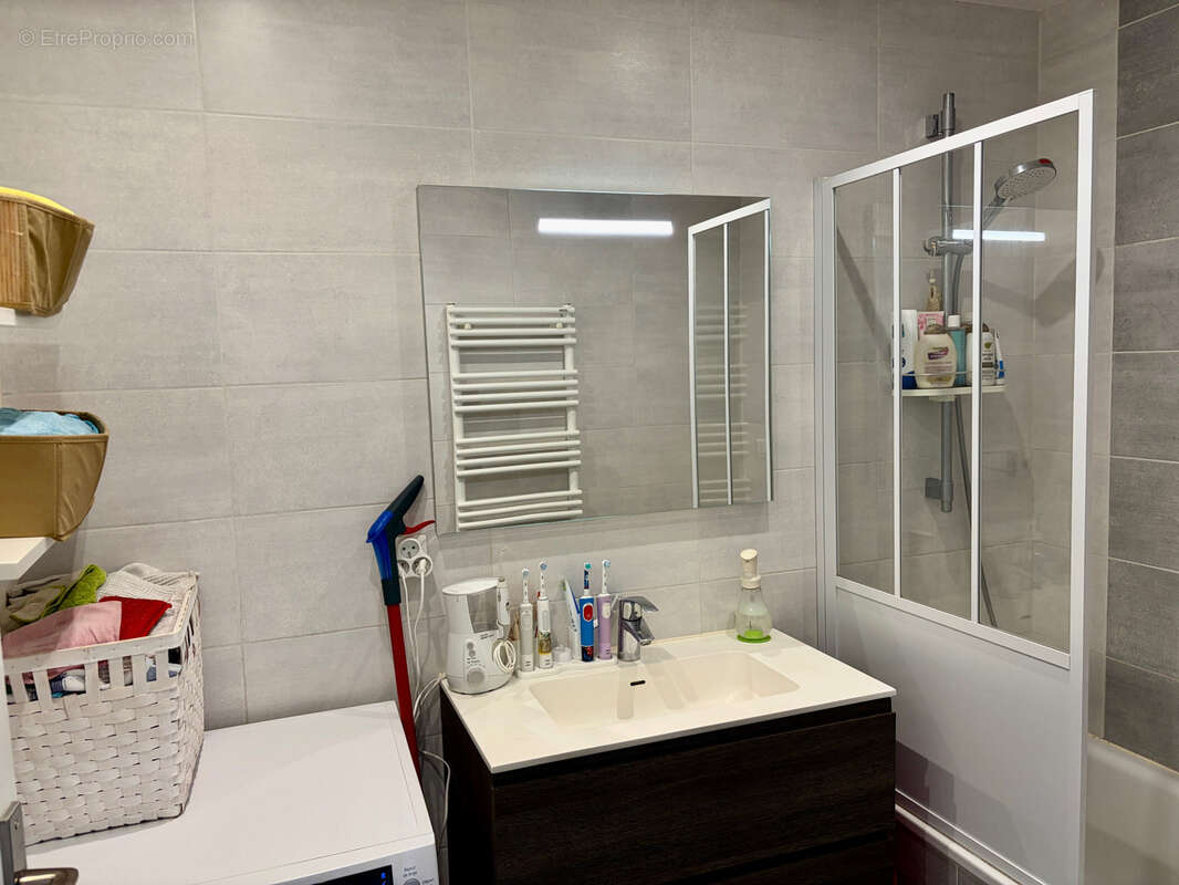 Appartement à CHARENTON-LE-PONT