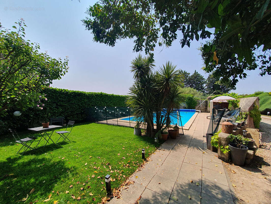 Calvisson  vente en viager, occupe 1 tete  villa 99m²  1990m² de jardin - photo 5