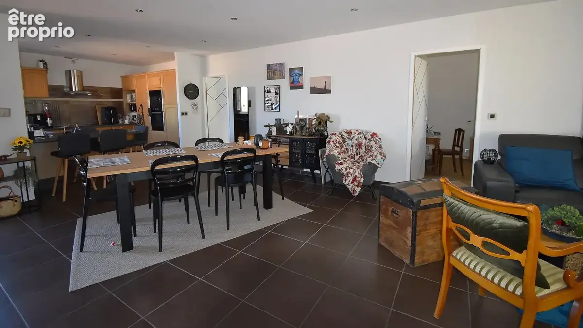 Pavillon plain-pied à vendre à Bellerive-Sur-Allier, secteur Vichy, 4 chambres et bureau. - photo 6