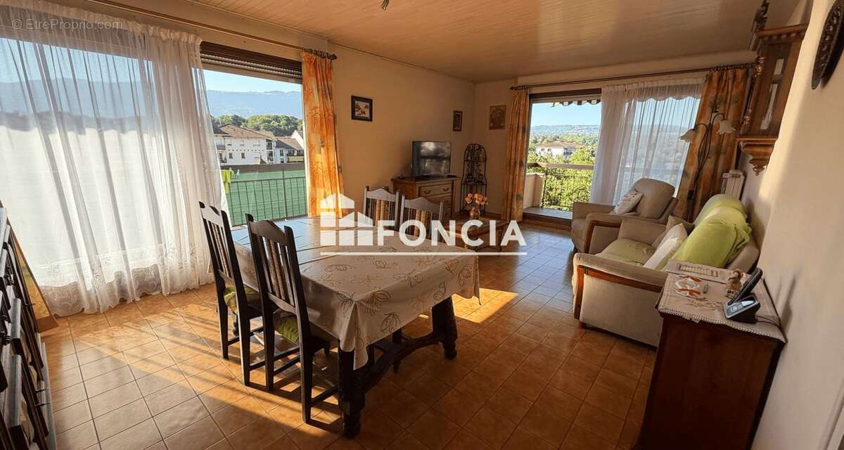 Appartement à SAINT-JULIEN-EN-GENEVOIS