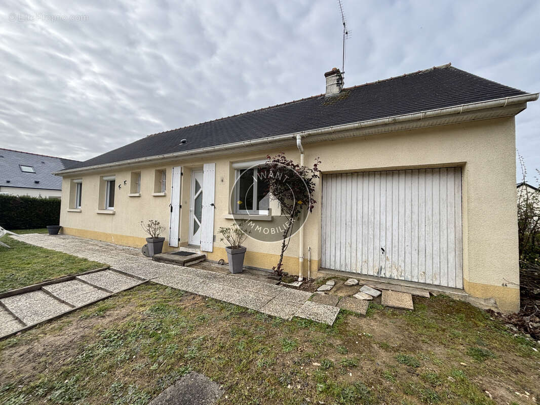 Maison à GENNES