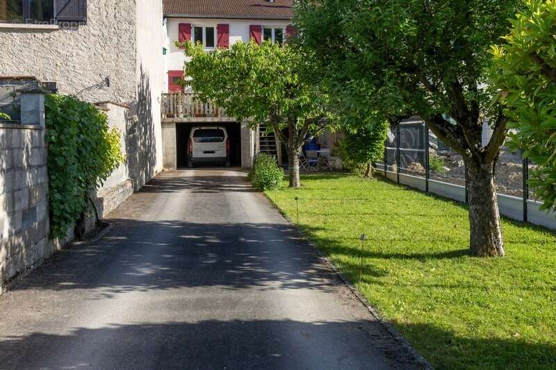 Maison à MARBACHE