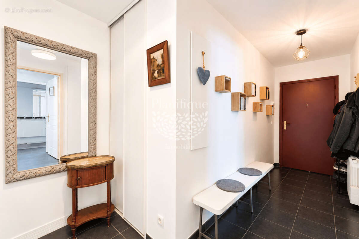 Saint Julien en Genevois   Élégant appartement T4 en rez de chaussée - photo 9