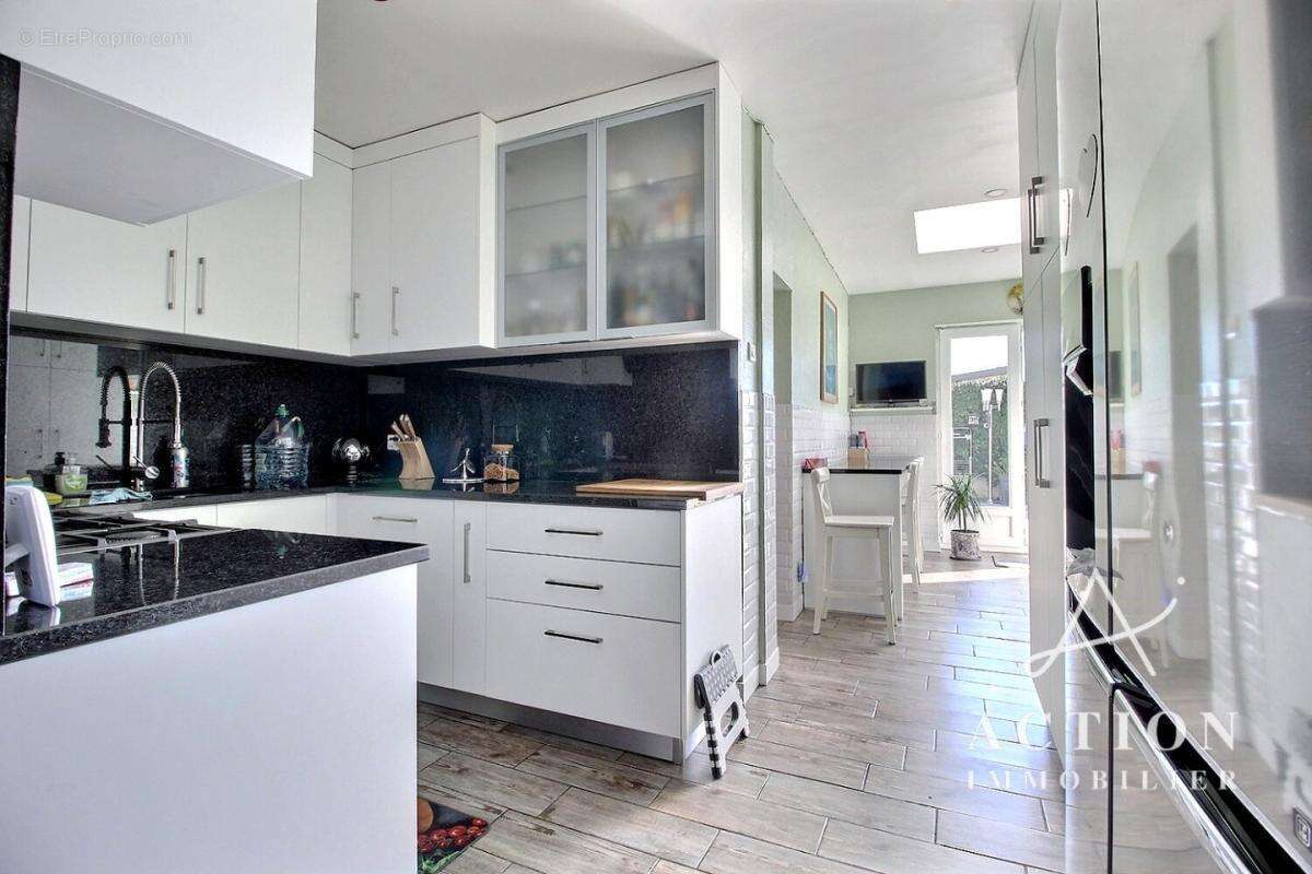 Coup de coeur Maison 130m² - 4 chambres + possibilité semi plain pied - Jardin - Garage - Cave - photo 3