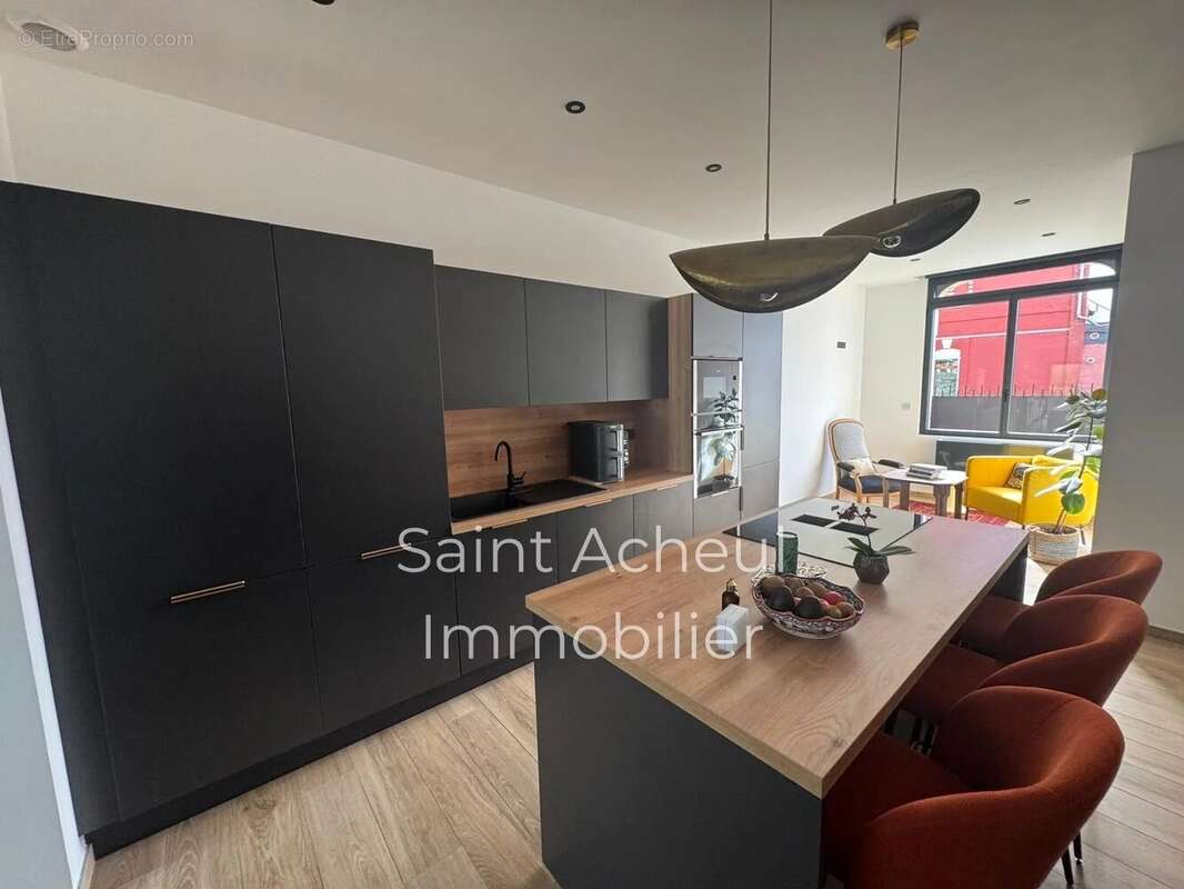 Quartier Saint Acheul / Maison avec Jardin en Retrait de Rue - photo 3