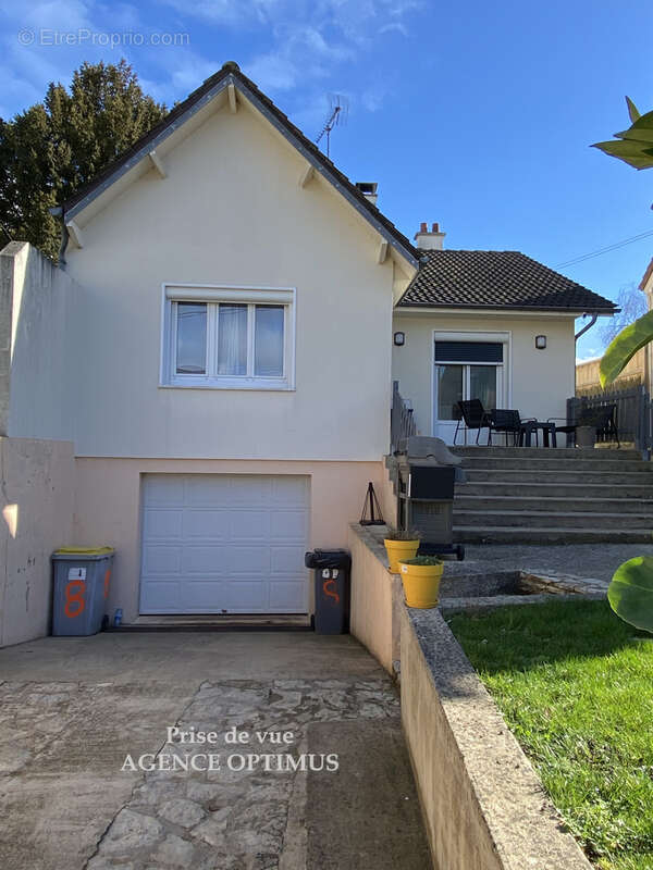 Maison à VILLENEUVE-LA-GUYARD