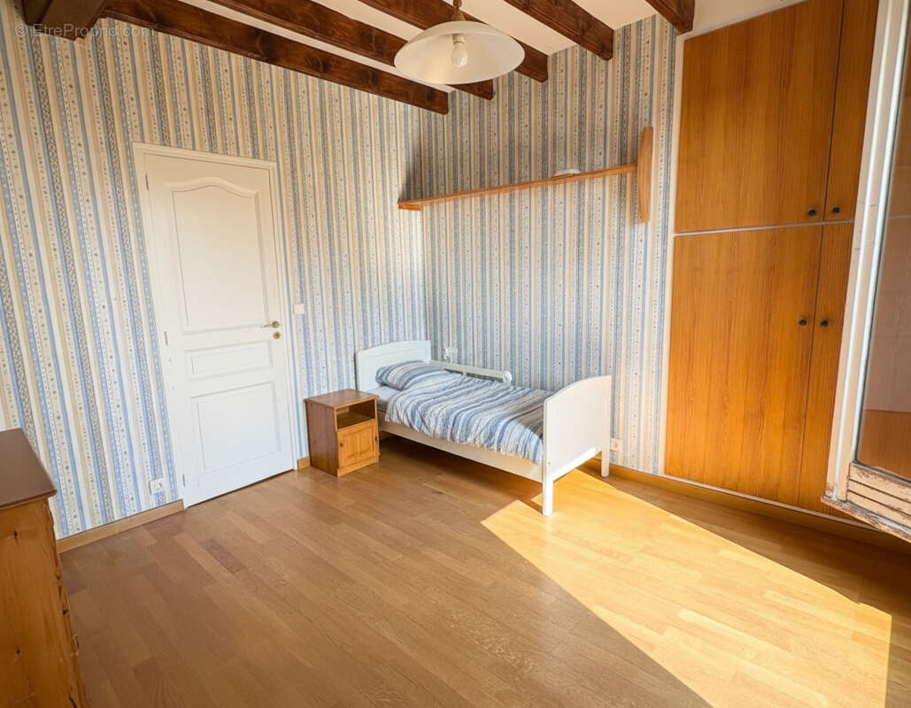 Maison à VERRIERES-LE-BUISSON