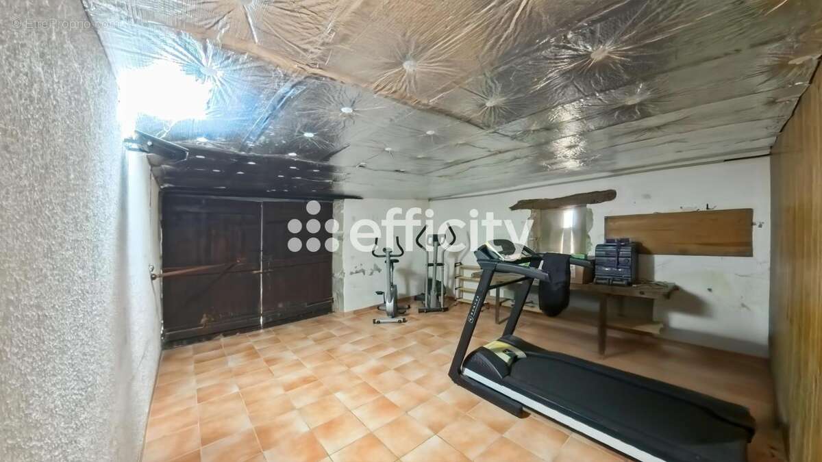 Maison à SAINT-PASTOUR