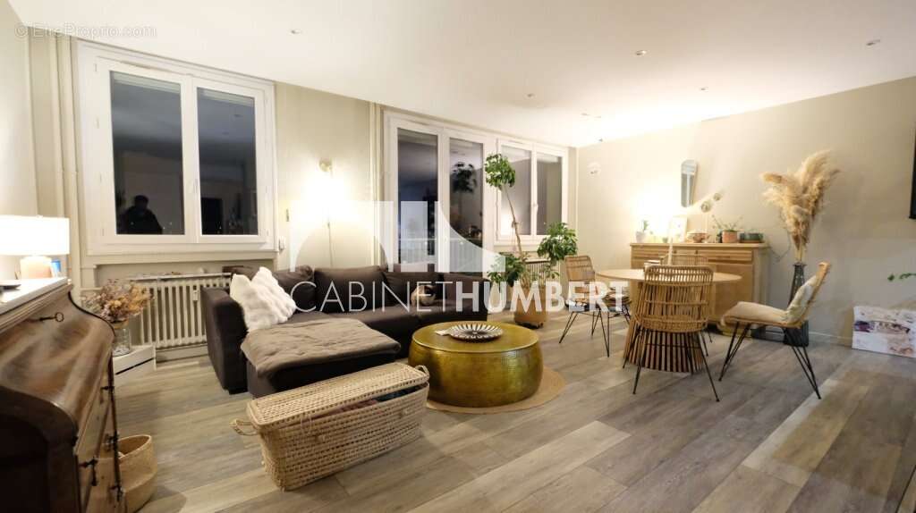 Appartement à SAINT-ETIENNE