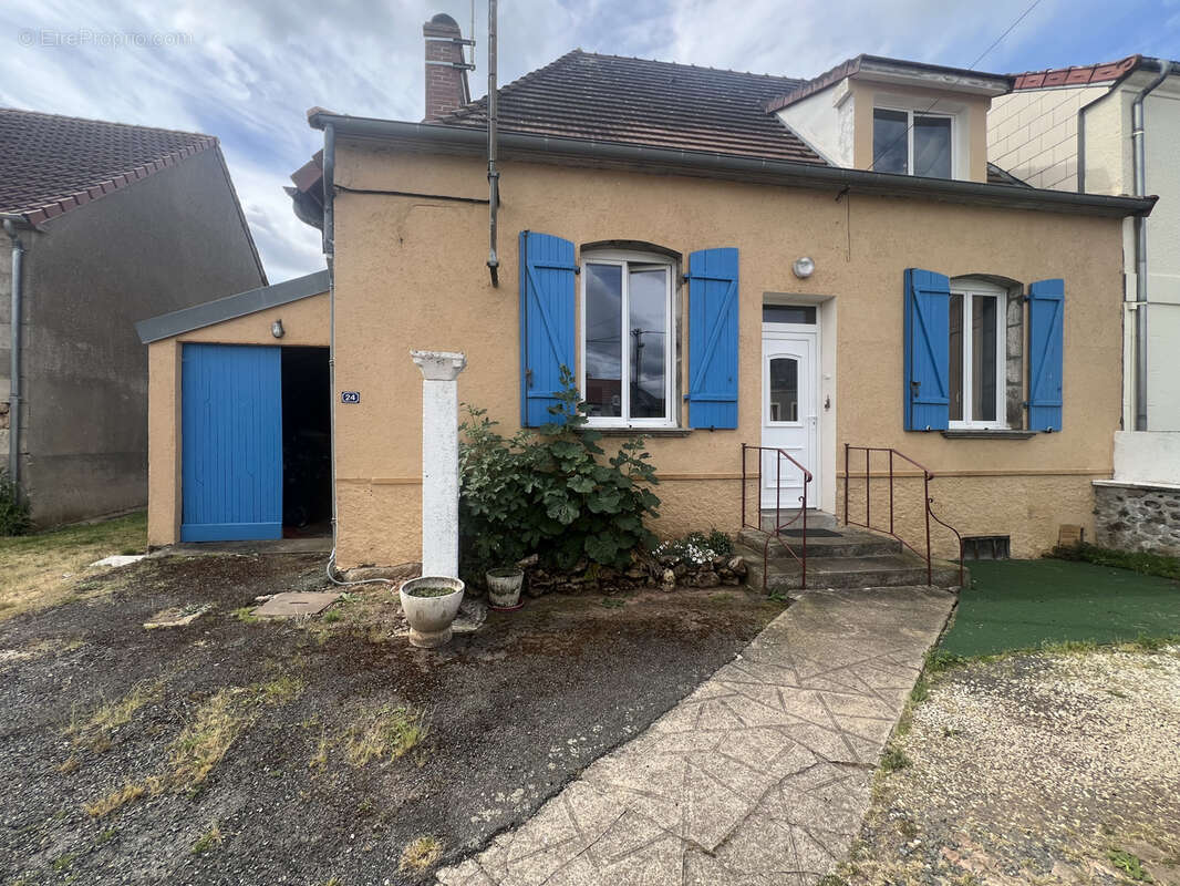 Maison à URCIERS