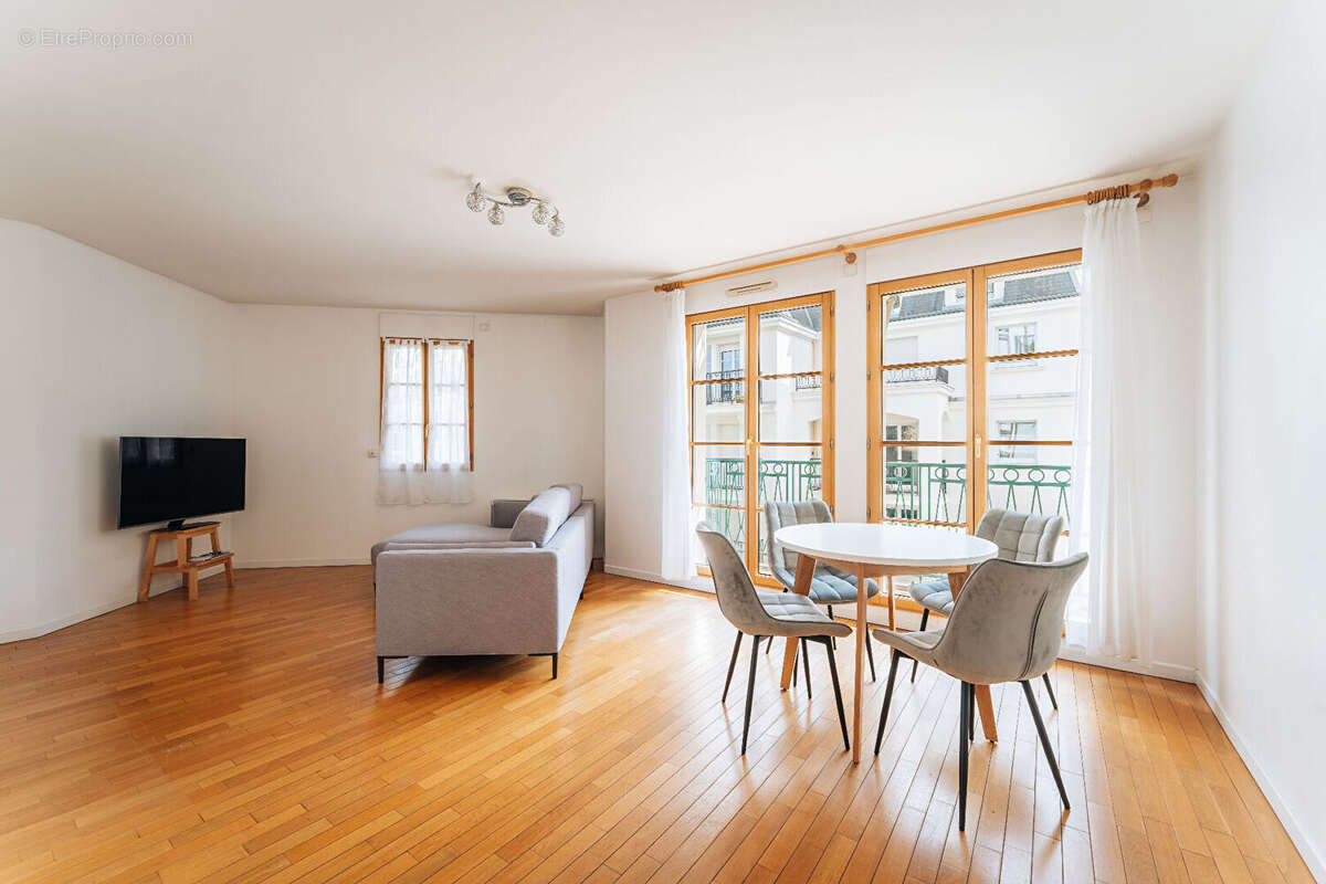 Appartement à LE PLESSIS-ROBINSON