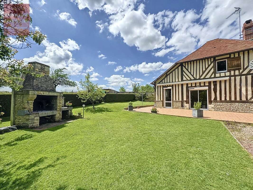 Maison à SAINT-PIERRE-SUR-DIVES