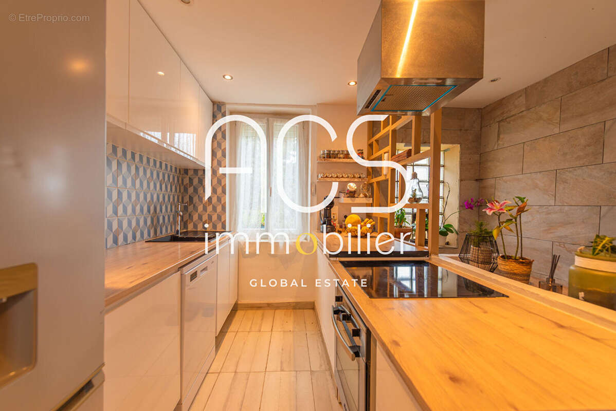 Appartement à CHATEAUNEUF-LES-MARTIGUES