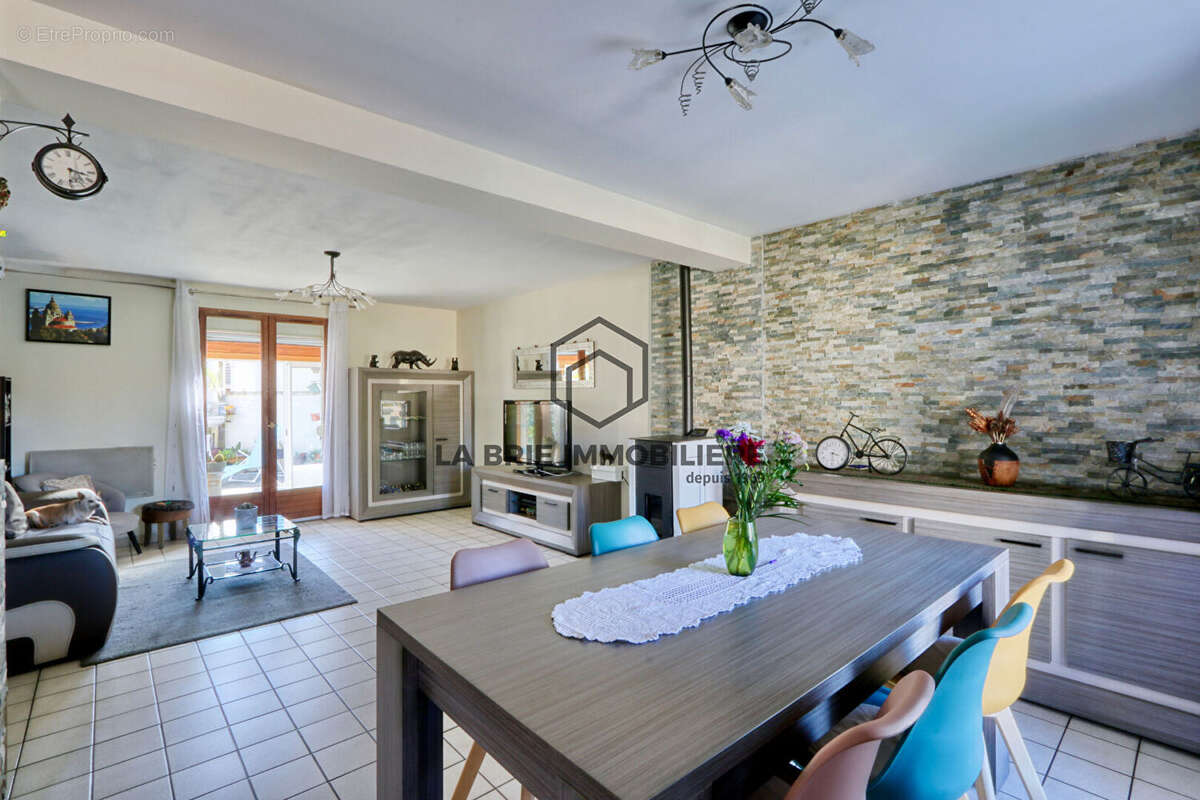 Maison à BRIE-COMTE-ROBERT