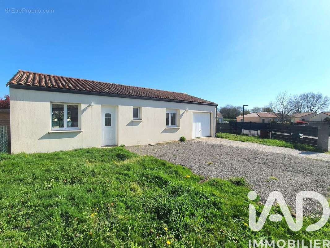 Photo 2 - Maison à LE CHAMP-SAINT-PERE